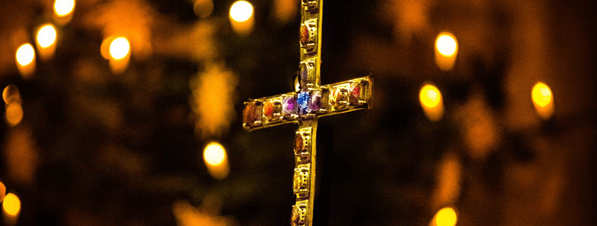 Altarkreuz im Regensburger Dom