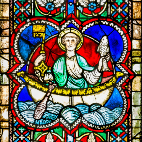 Petrus im Schiff (Wappen des Domkapitels), aus dem Nordfenster n II des Hauptchors (untere Reihe), um 1315/20